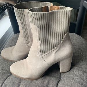 Vionic Kaylee suede heeled ankle boots